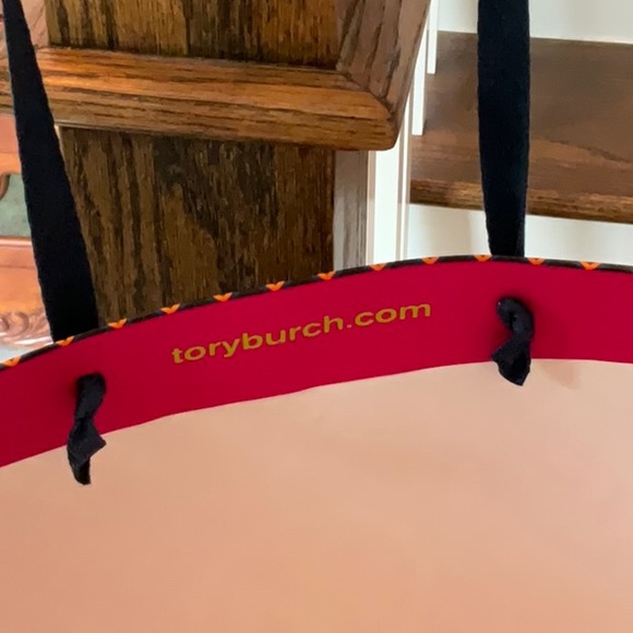 🛍️ Large Tory Burch Shopping Bag - Picture 4 of 9